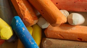 Des craies (Taken,  Pixabay , libre de réutilisation)