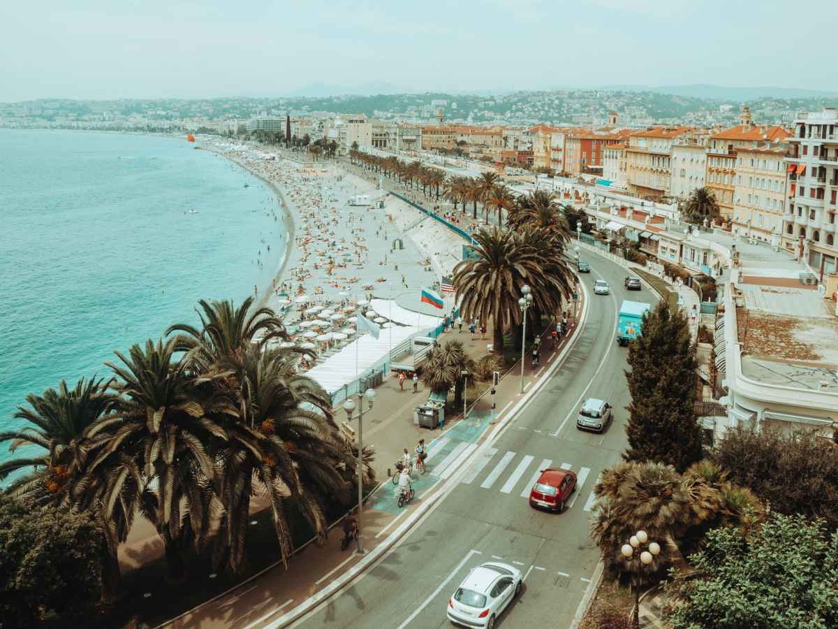 La poésie résonne dans les haut-parleurs du&nbsp;06
