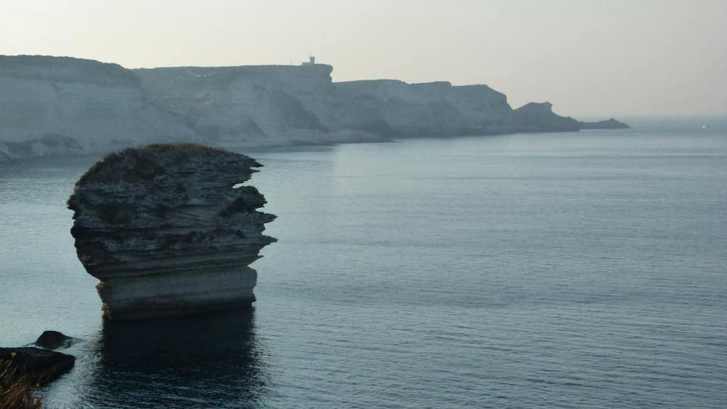 Poésie contemporaine : regards croisés depuis la&nbsp;Corse