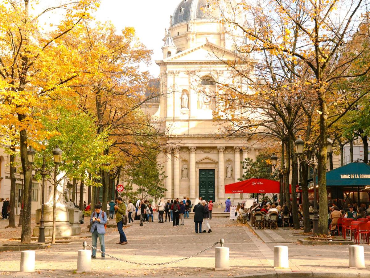 Poètes et universitaires : quand la création dialogue avec la&nbsp;recherche