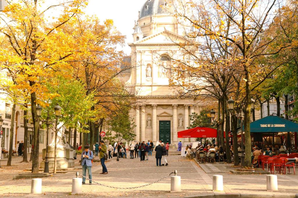 Poètes et universitaires : quand la création dialogue avec la&nbsp;recherche